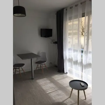Moderne Et Cannes